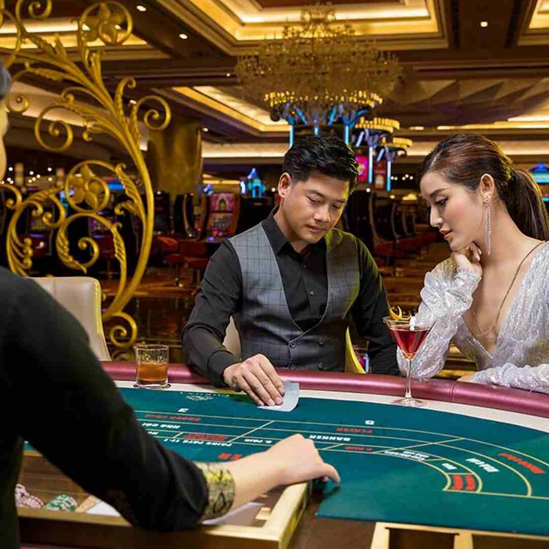 Bài Poker đang thu hút đông đảo du khách nhất tại Star Vegas Casino